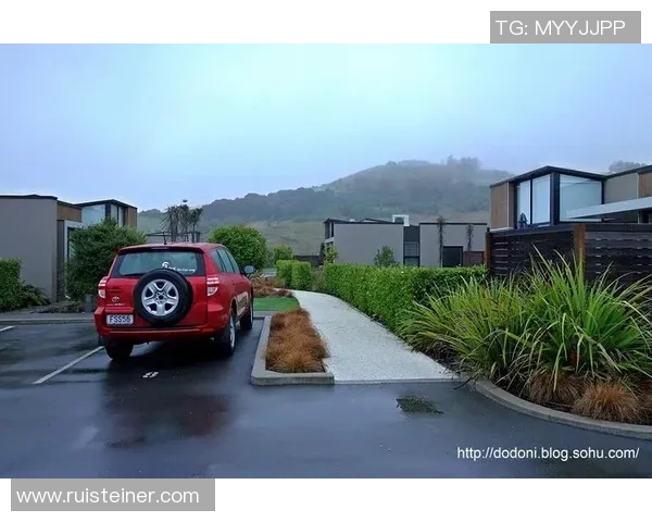 汽车足球明星贴膜助力车主彰显个性与运动激情的完美结合